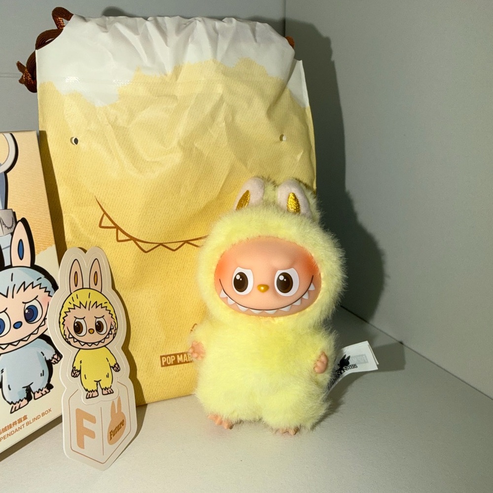 The Monsters LABUBU Pin for Love Series Letter F Plush Pendant (A-M) - Picture 3 of 7